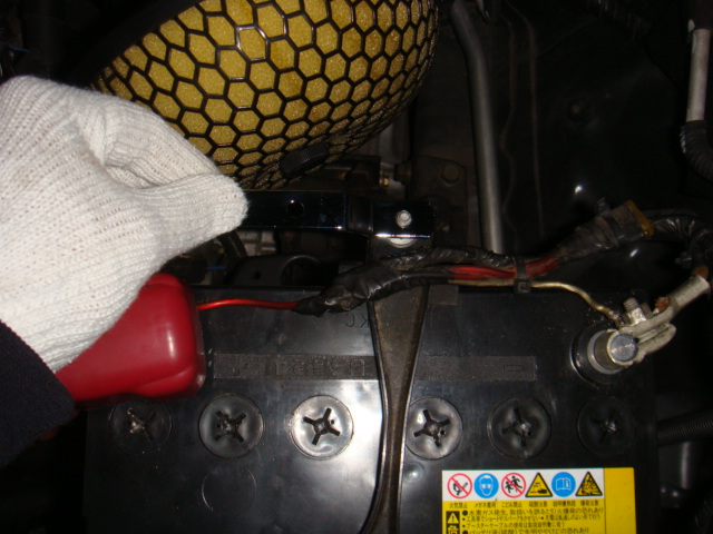 ノア ヴォクシー AZR60Gのアーシング取り付け方法: みんカラより